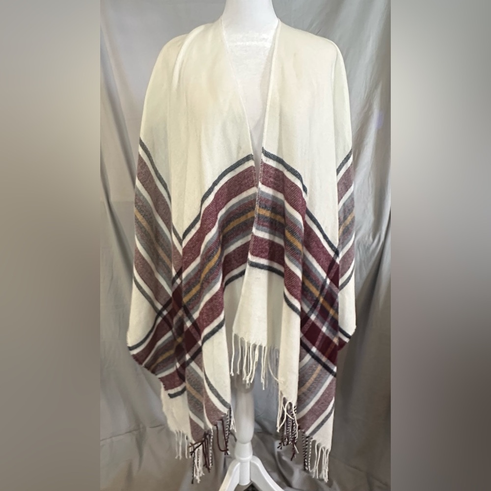 Francesca's Collections Cream Fall Shawl cape poncho
